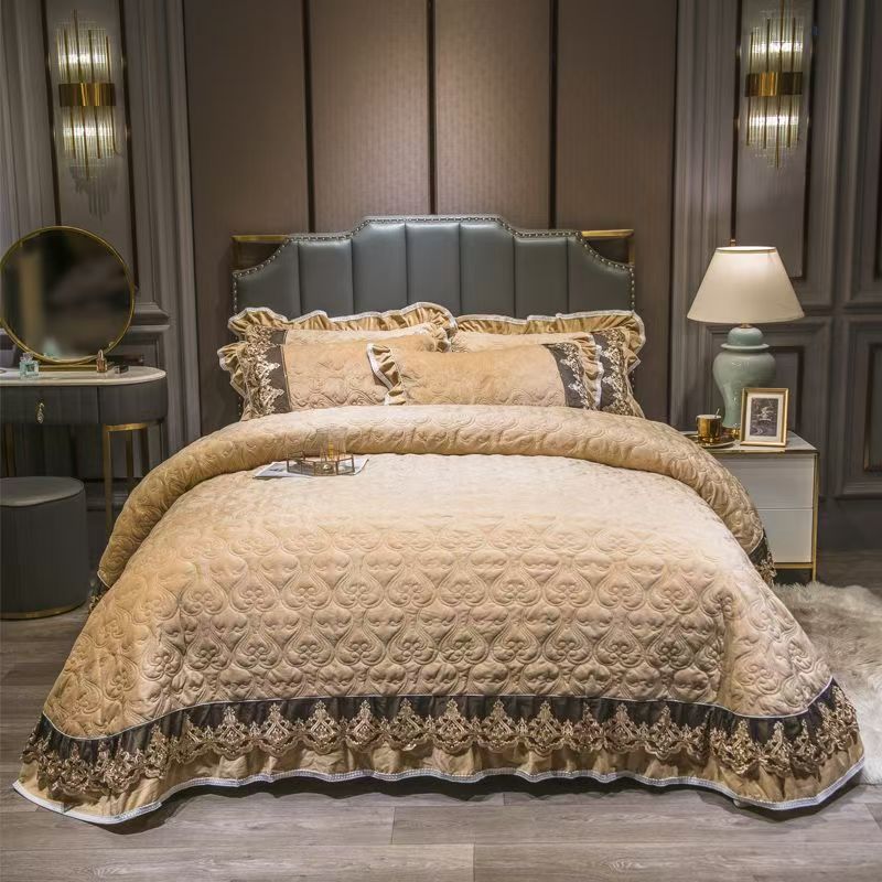 Embroidery Quilt Cover - Luxury European Crystal Velvet Quilted Bedspread